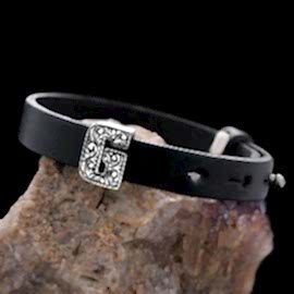 Motifli G Harfi Deri Bileklik