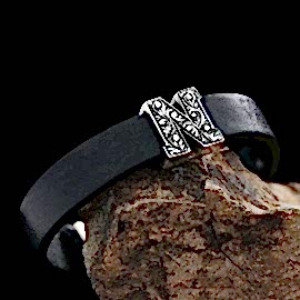 Motifli N Harfi Deri Bileklik