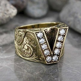 Özel Tasarım El Yapımı Monogram Taşlı V Harfili Yüzük