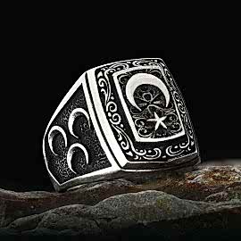 Üç Hilal Uluyan Kurt Motifli Yüzük